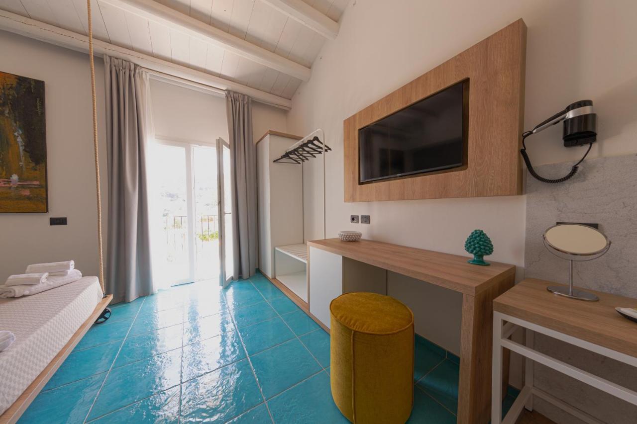 Toto Hotel